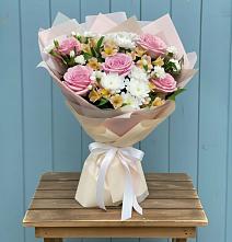 Букет цветов из:  Гвоздики, Орхидеи и Розы в Духанино