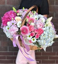 Композиция солнечный день в Духанино Цветочная композиция из Розы, Хризантемы, Пионы и Лизиантусы в корзине в Духанино