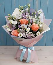 Букет цветов из:  Лизиантусы, Розы, Альстромерии и Гипсофила в Духанино