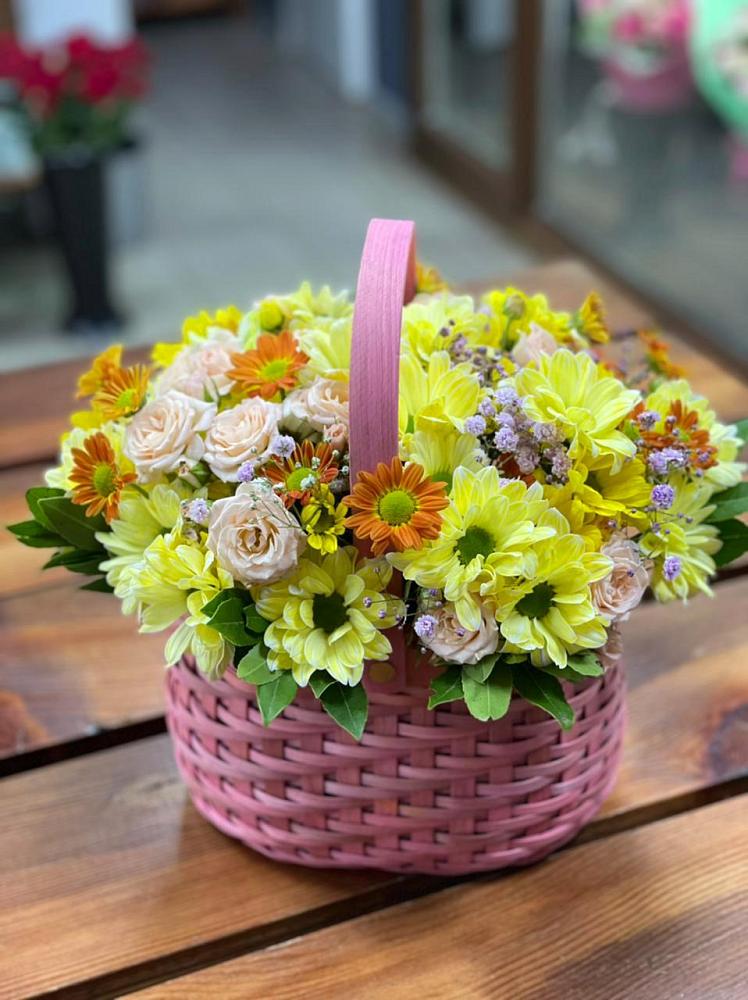 Цветочная композиция из Хризантемы и Розы в корзине в Духанино